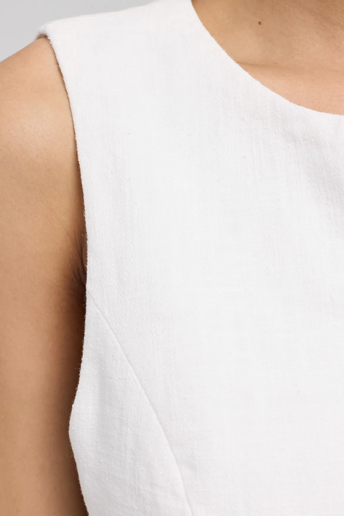 Menorca Long Line Vest White