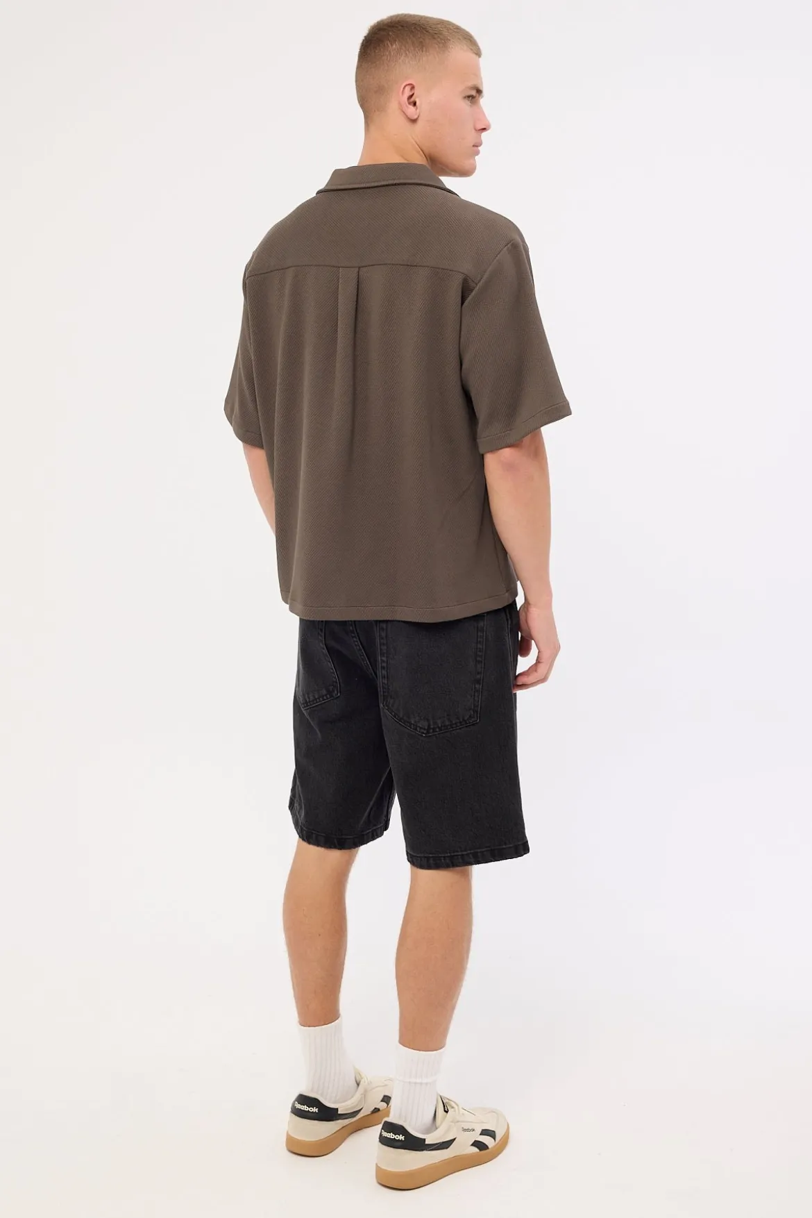 Mid Slacker Denim Short Aged Black
