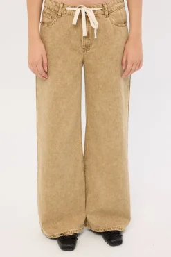 Muse Jean Camel