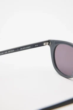 Now Or Never Black/Smokey Grey