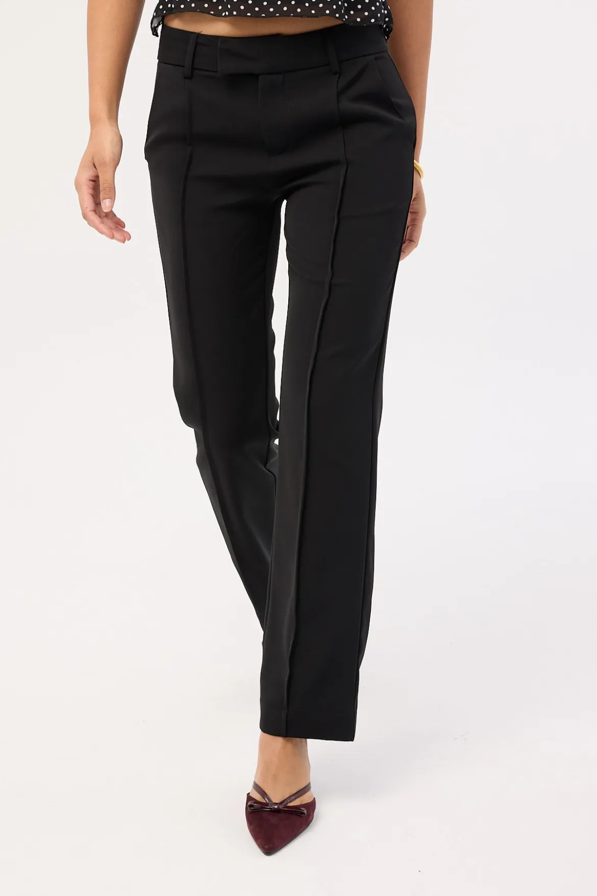 Nylah Low Rise Pintuck Pant Black