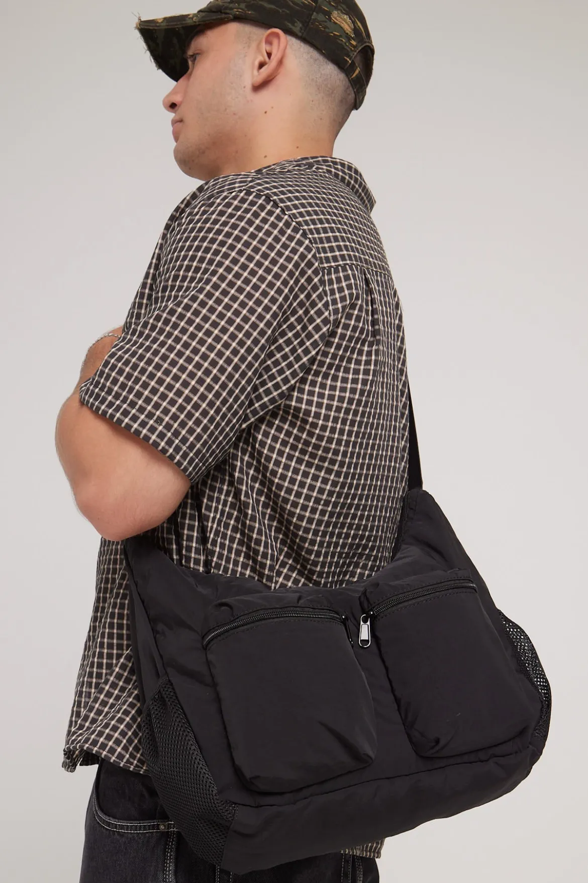 Nylon Messenger Bag Black