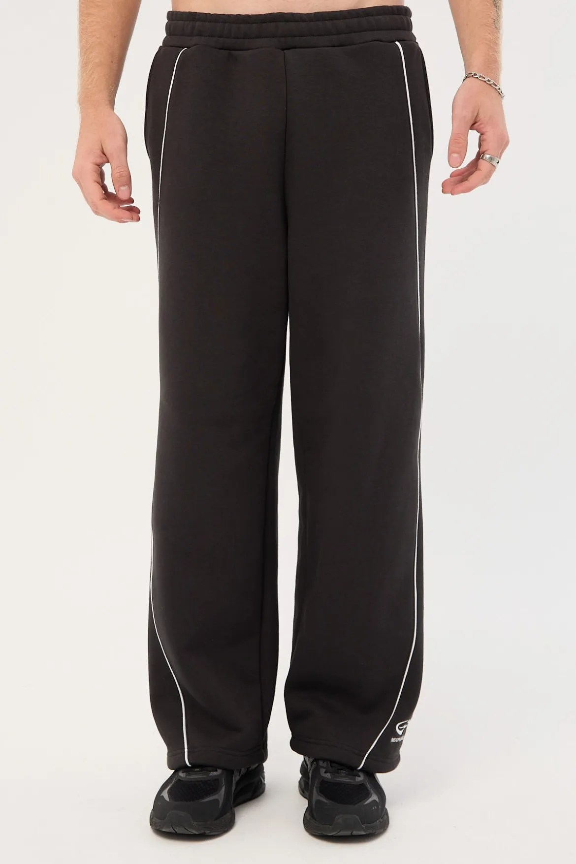 Oscillate Baggy Sweatpant Black
