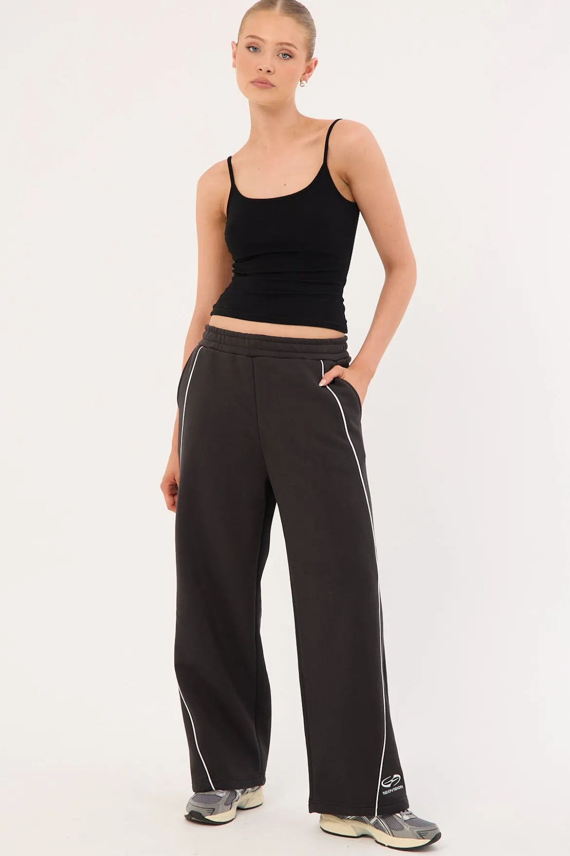 Oscillate Baggy Sweatpant Black