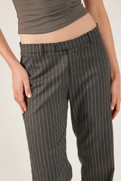 PEPPER PINSTRIPE 90S STRAIGHT LEG PANT Grey Stripe