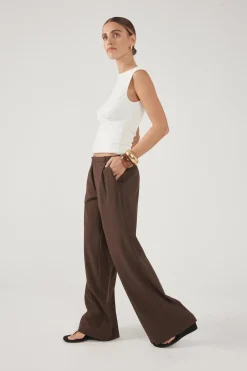 Rae Low Rise Pleated Pant Brown