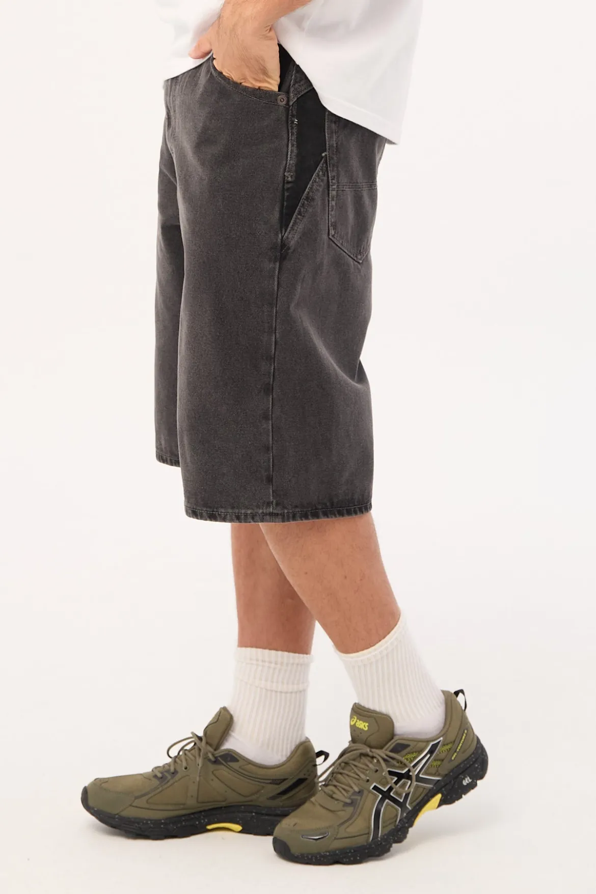 RC A6 Big Board Short Bazza Washed Black