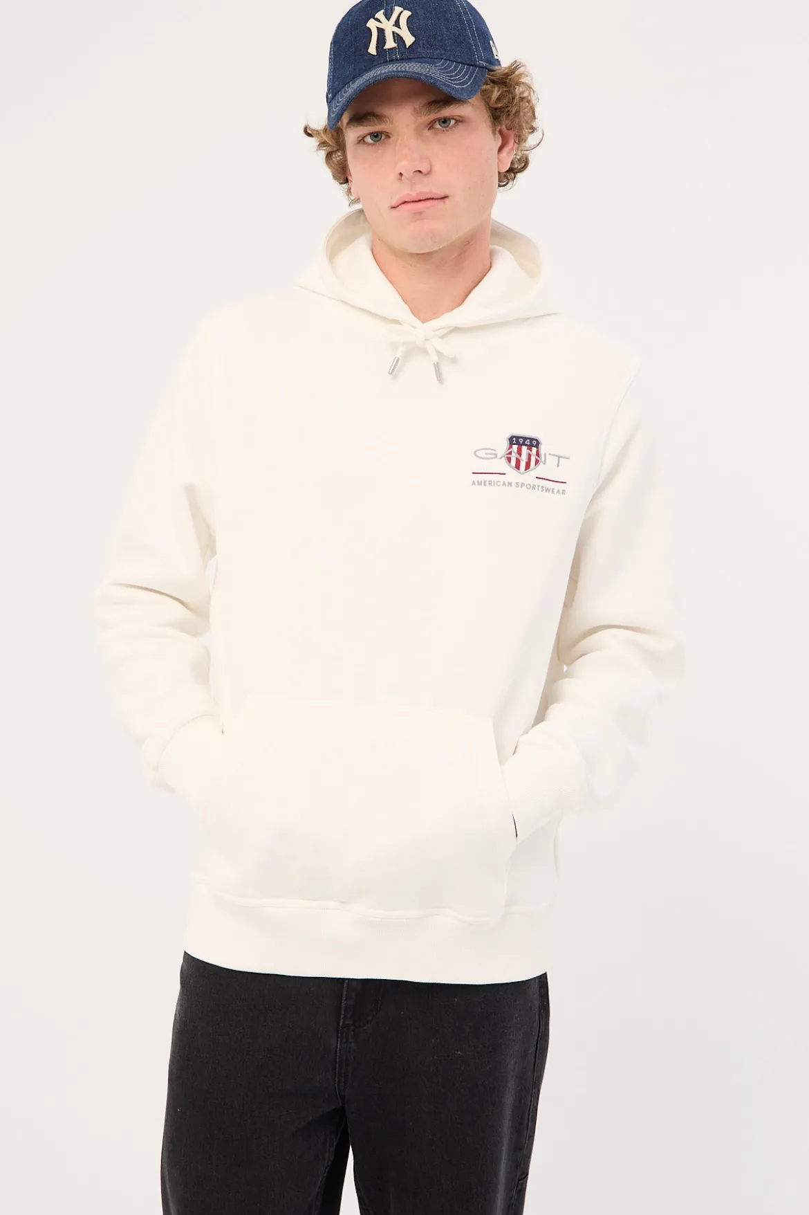 Reg Medium Archive Shield Hoodie Eggshell