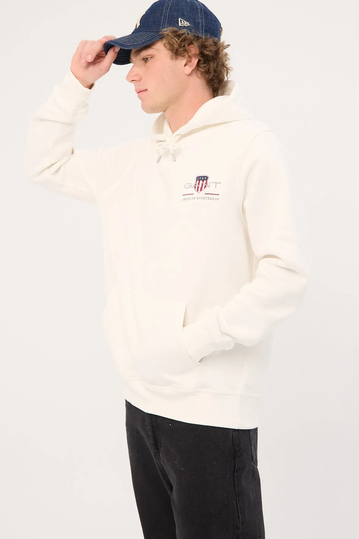 Reg Medium Archive Shield Hoodie Eggshell