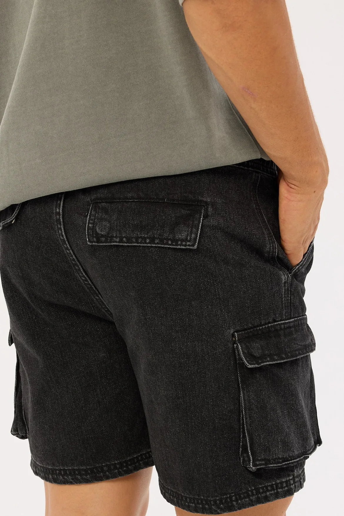 Relaxed Cargo Short Washed Black