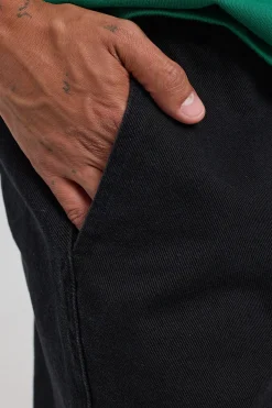 Relaxed Walk Short Washed Black
