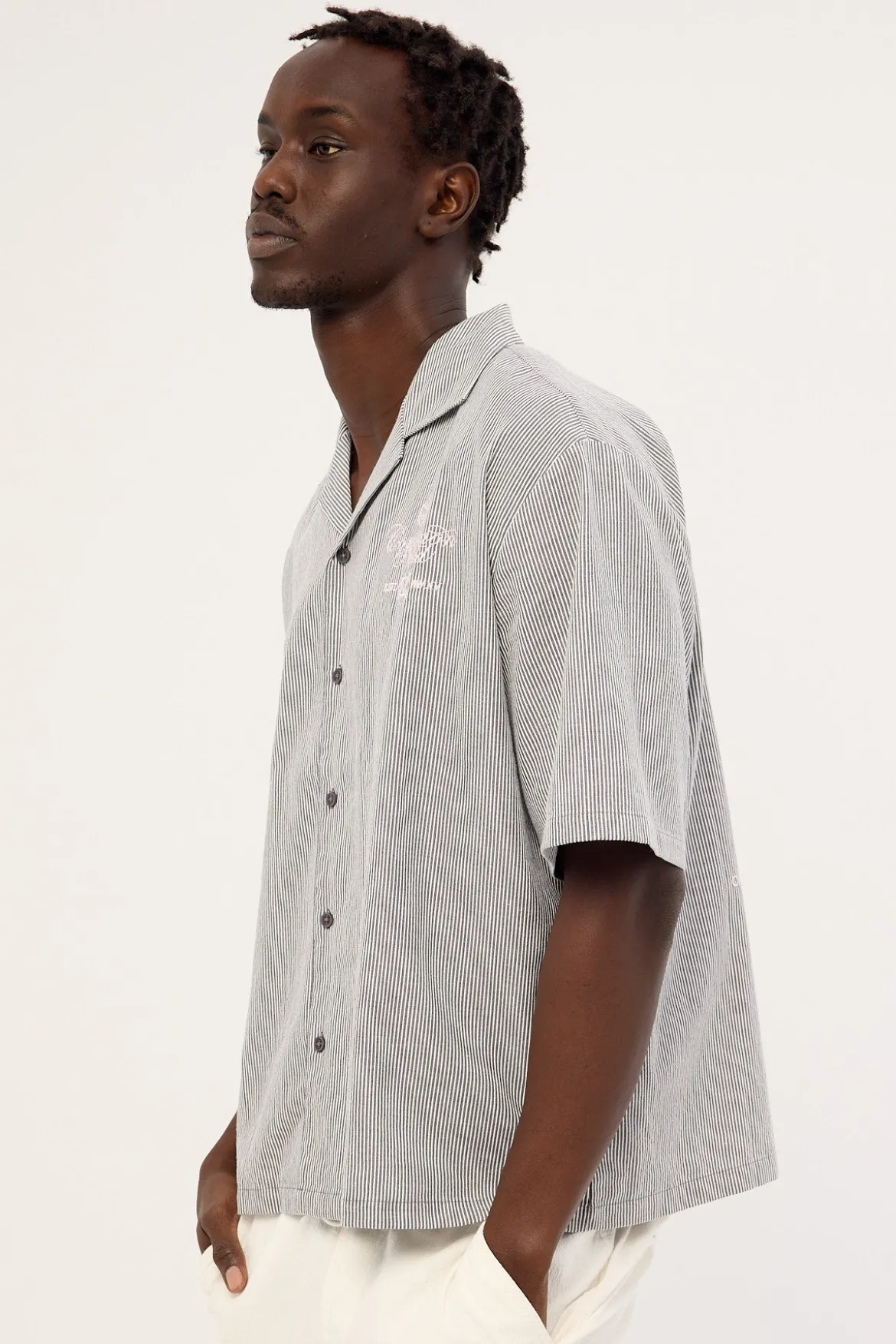Relay Boxy Cropped Resort Shirt Off Black