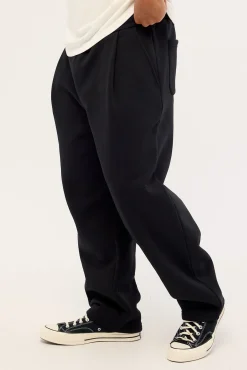 Roam Pleated Sweatpant Black
