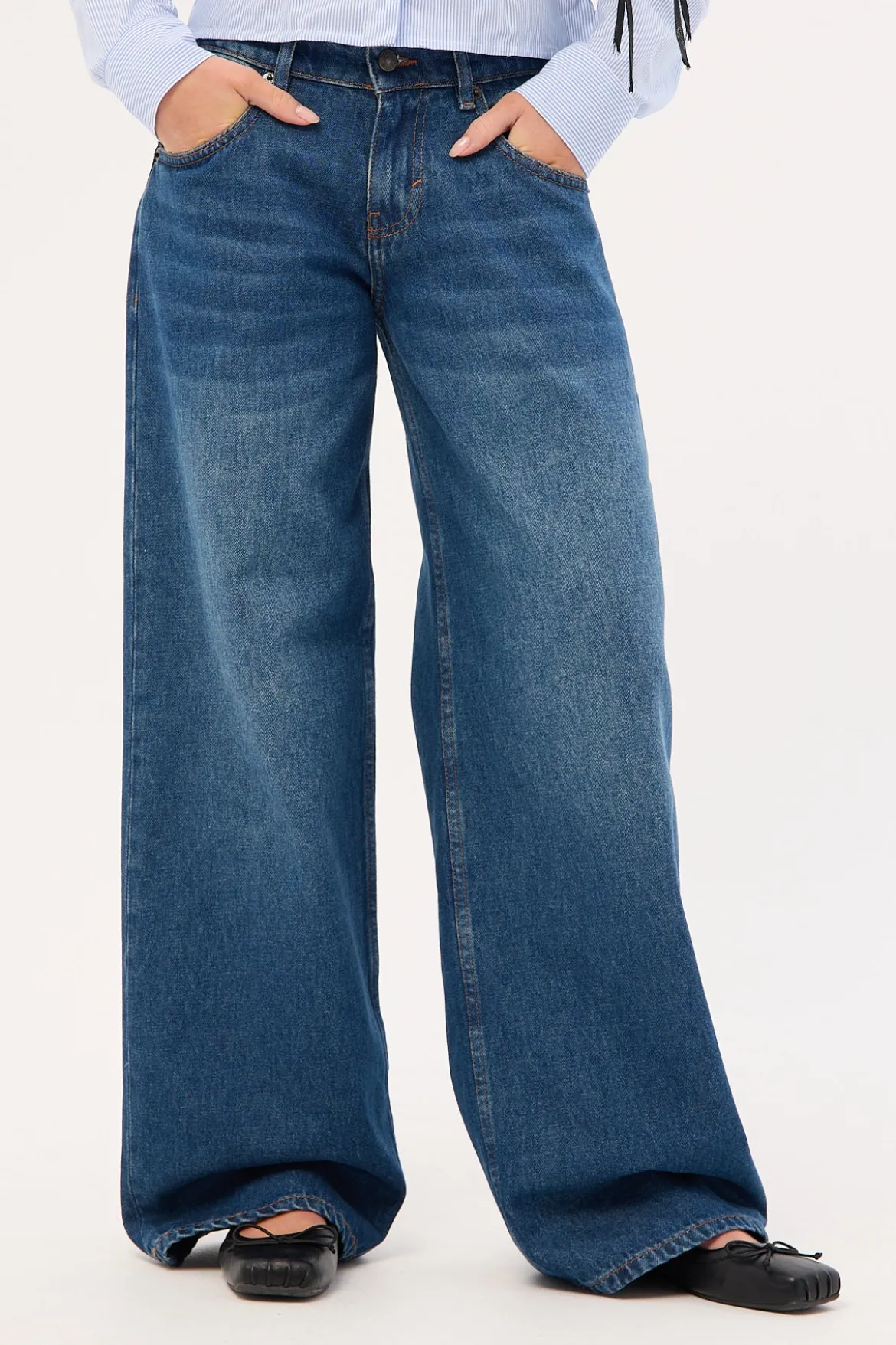 Roomy Extra Wide Low Rise Jean Mid Blue Denim