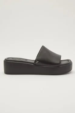 Shook Wedge Black