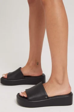 Shook Wedge Black