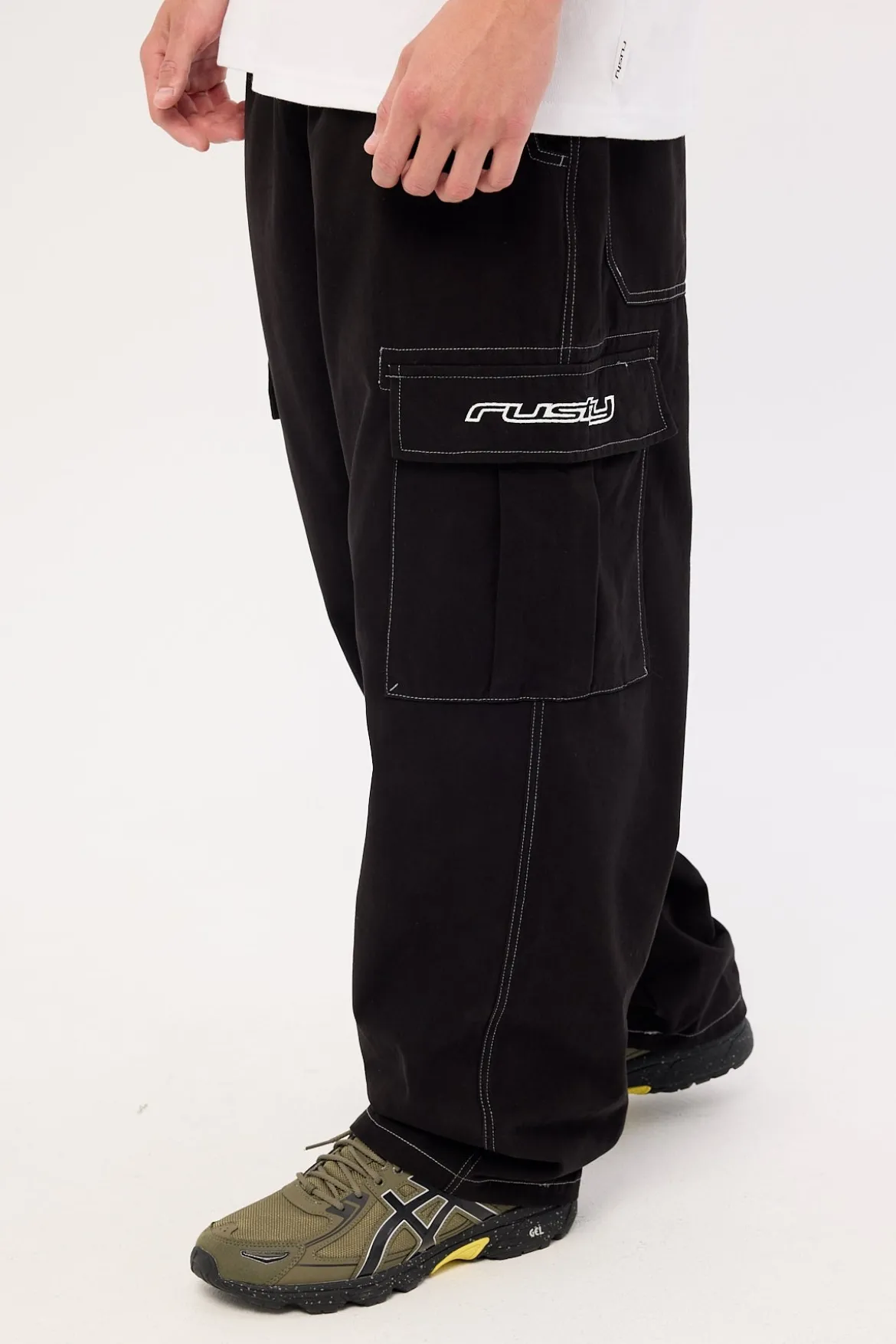 Side Quest Elastic Cargo Pant Black