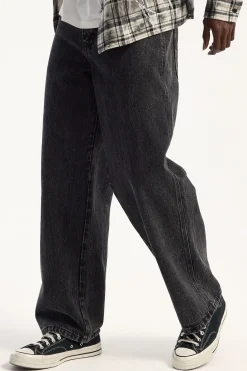 Sloucher Jean Black Rinse