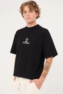 Strawberry Cropped Heavyweight Easy Tee Black