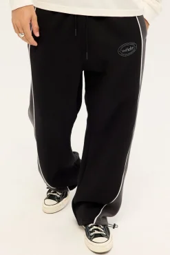 Token Lounge Trackpant Black