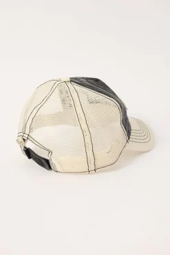 Trucker Hat Ecru/Black