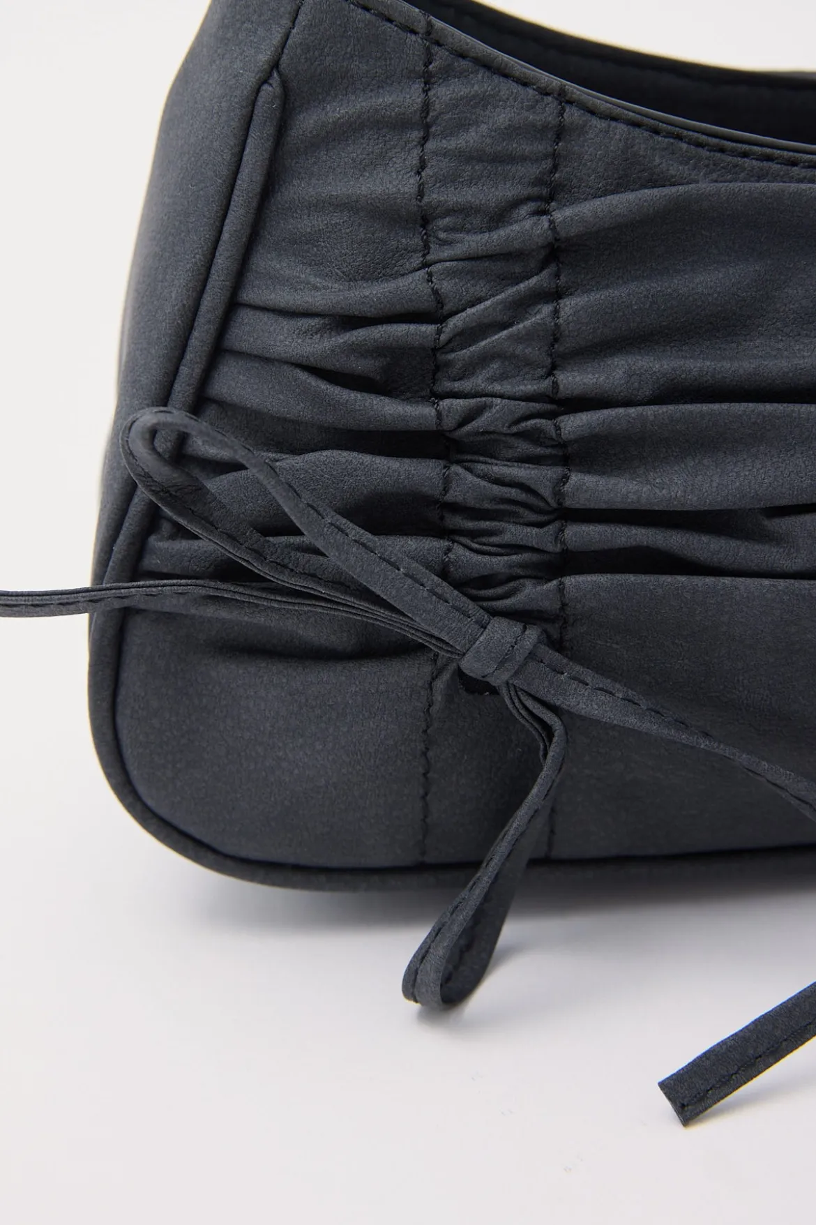 Veil Ruched Tie Bag Washed Black