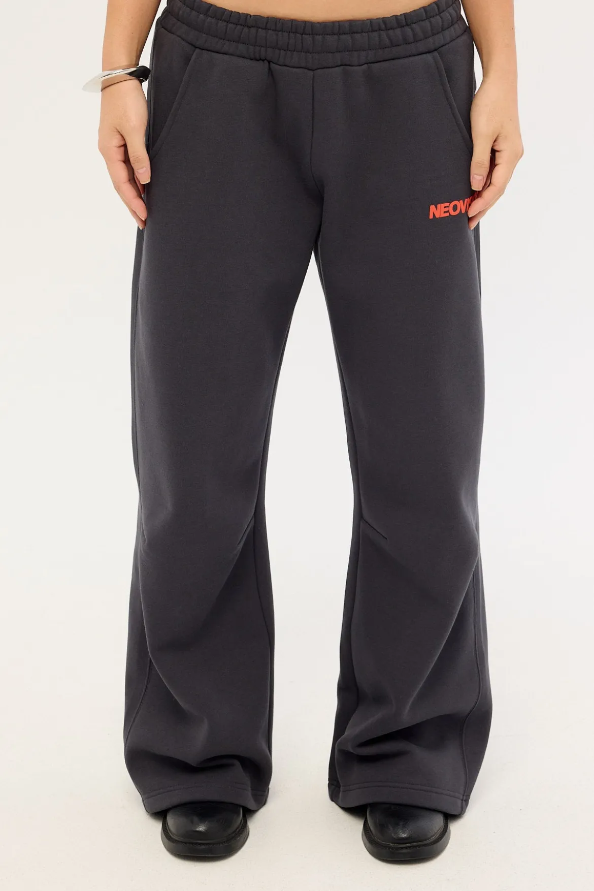 Virus Wide Leg Trackpant Washed Black